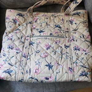 VERA BRADLEY TOTE